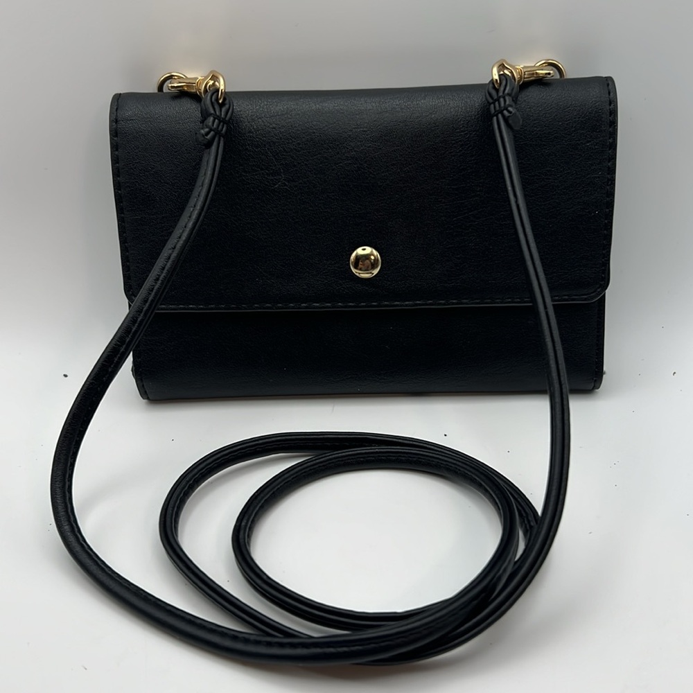 3/$30 Forever 21 Vegan Leather Crossbody Bag Purse Black